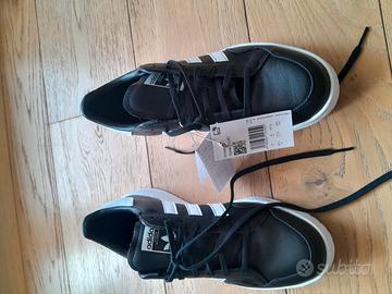 Scarpe team court Adidas 