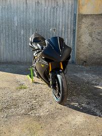 Yamaha-R1 2008