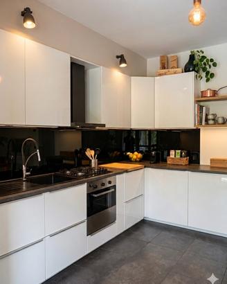 Cucina Moderna Modulare Bianca ad angolo IKEA