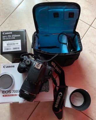 Canon EOS 700D kit con 2 obiettivi + accessori