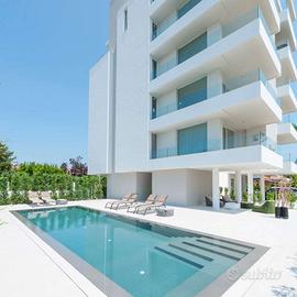 MODERNO 5 POSTI CON PISCINA P.ZZA AURORA 06.06 13.