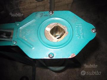 Tappatrice manuale Mondial per tappi sughero