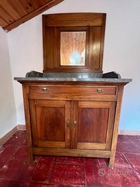 Toeletta da camera antica con specchio