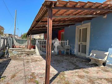 TRIFAMILIARE A CASTEL VOLTURNO