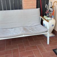 Divano da giardino