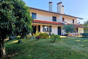 PORZIONE DI BIFAMILIARE A MORUZZO