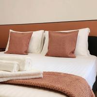 Plaid in pile e 2 cuscini arredo color rosa cotto