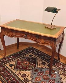 Scrivania stile Chippendale