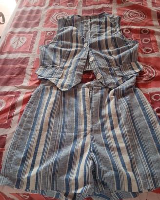 completo di pantaloncino e top