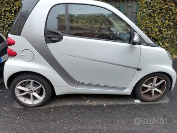 smart buone condizioni usata pochissimo