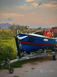 Barca in vetroresina con Motore Johnson