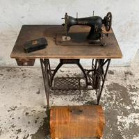 Macchina da cucire Pfaff 1900 funzionante completa