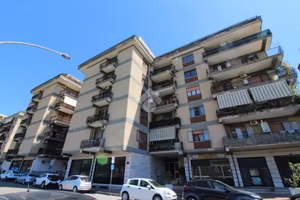 3 LOCALI A CASAGIOVE