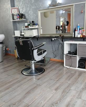 Grande salone parrucchieri /centro estetico