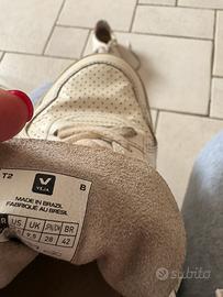 Veja uomo buone condizioni