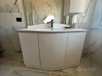 Mobile da bagno bianco lucido con specchio