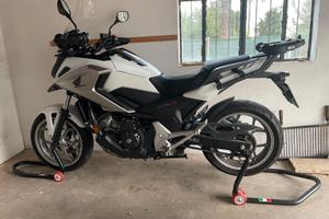 HONDA NC750X DCT 2016