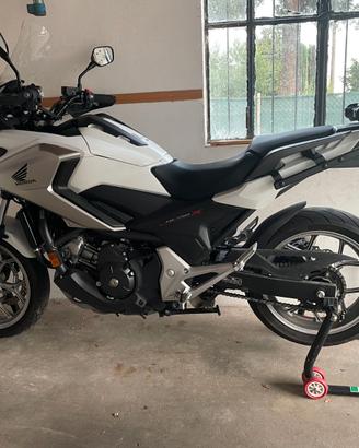 HONDA NC750X DCT 2016