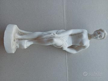 Statuetta Venere pudica
