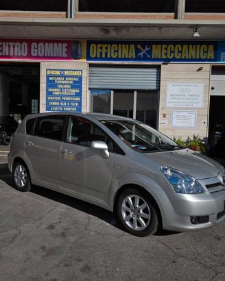 Toyota Corolla Verso 2.2 7 POSTI PROMO