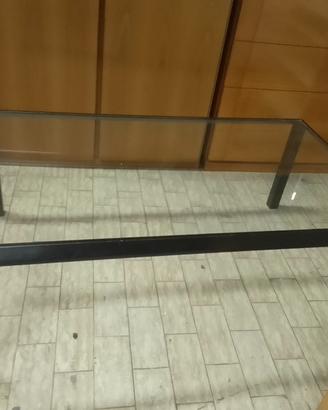 Tavolo soggiorno vetro con rifiniture nere