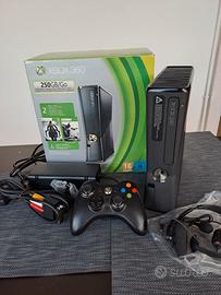 Xbox 360 Slim 250GB - Ed. Darksiders 2/ Batman