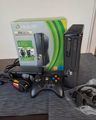 Xbox 360 Slim 250GB - Ed. Darksiders 2/ Batman