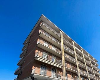 Bilocale ampio e luminoso zona Superga