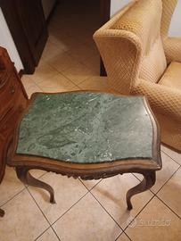 Tavolino con piano in marmo