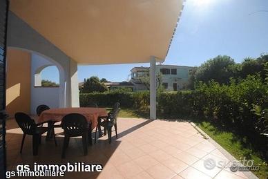 COMODA VILLETTA 2 passi dal mare GIARDINO PISCINA