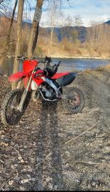 cr 125