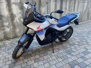 HONDA TRANSALP XL750 CON SOLI 2500 KM !!!