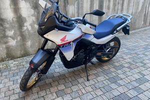 HONDA TRANSALP XL750 CON SOLI 2500 KM !!!