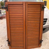 Scuri in legno battuta 4 lati