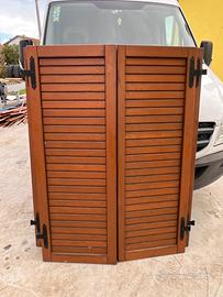 Scuri in legno battuta 4 lati