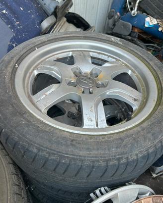 gomme 225/50R17con cerchi AUDI