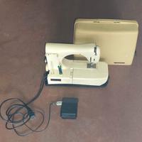 macchina da cucire Necchi 