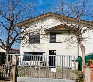 Casa indipendente massa lombarda