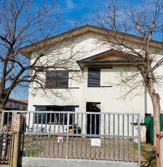 Casa indipendente massa lombarda