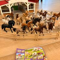 SCHLEICH Scuderia con cavalli e accessori