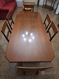Tavolo con  6 sedie
