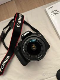 Fotocamera Canon EOS 2000D + Obiettivo e Borsa