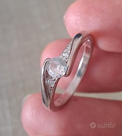 Anello solitario