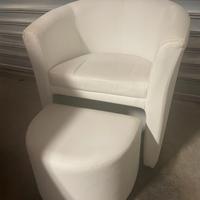 Poltrona IKEA con pouf