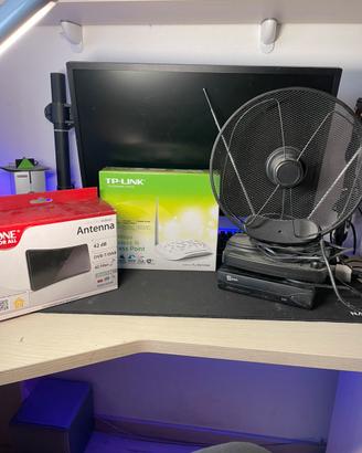 2 antenne da interno, decoder e acces point