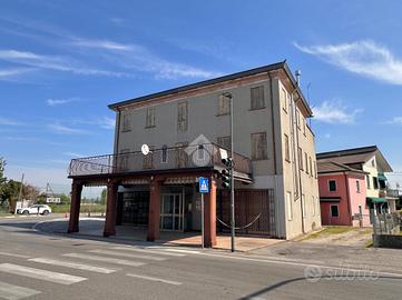 VILLA SINGOLA A TREBASELEGHE