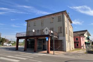 VILLA SINGOLA A TREBASELEGHE