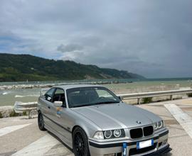 BMW E36 320i