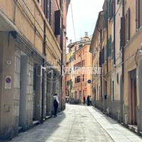 Posto Auto a Bologna Via Dè Coltelli 1 locali