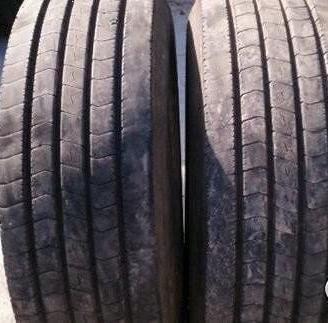 Coppia di pneumatici usati 385 55 22.5 hankook